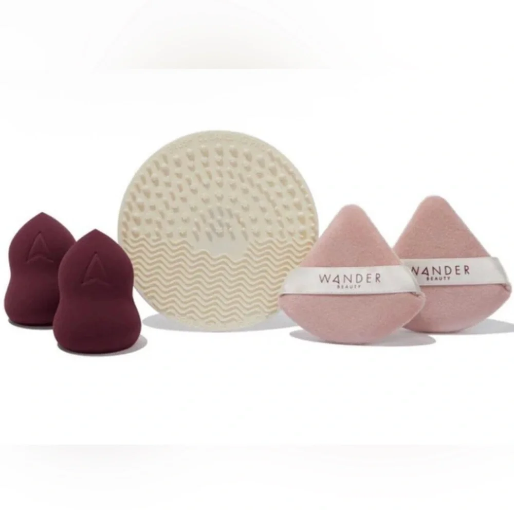 Wander Beauty NWT Good To Go 5 pc Beauty Sponge Ornament